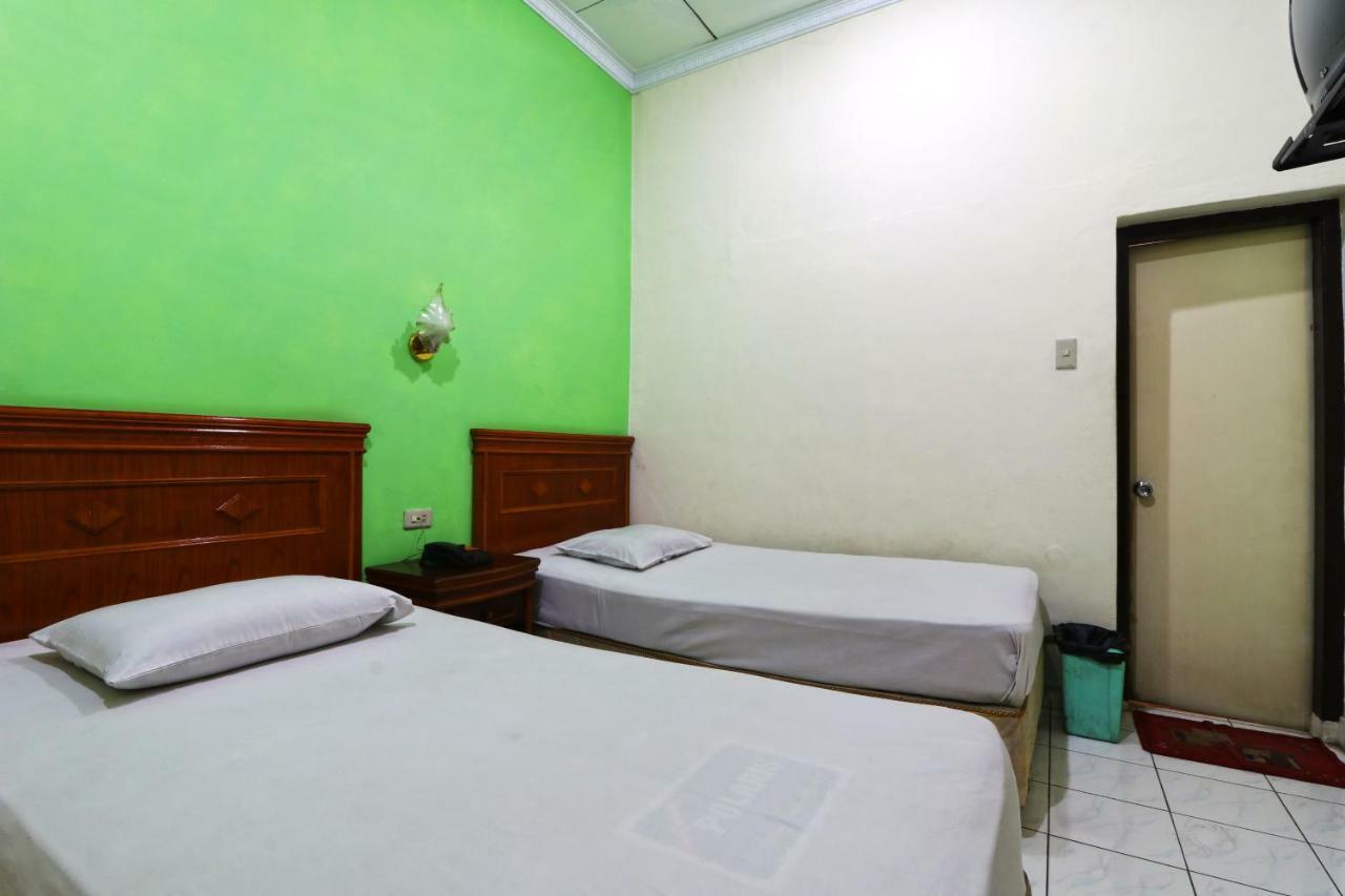 Hotel Sumatera Medan Buitenkant foto